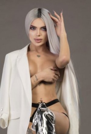 Транссексуалка Элла